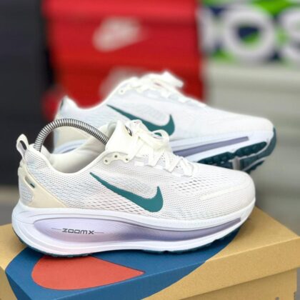 NIKE VOMERO 18 BLANCO